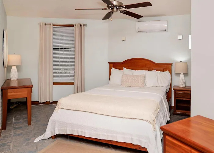 White Sands Cove E01-partial Ocean View 2 Bedroom By Floreo San Pedro (Ambergris Caye)