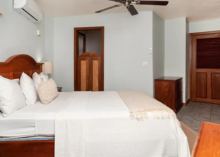 White Sands Cove E01-partial Ocean View 2 Bedroom By Floreo San Pedro (Ambergris Caye)